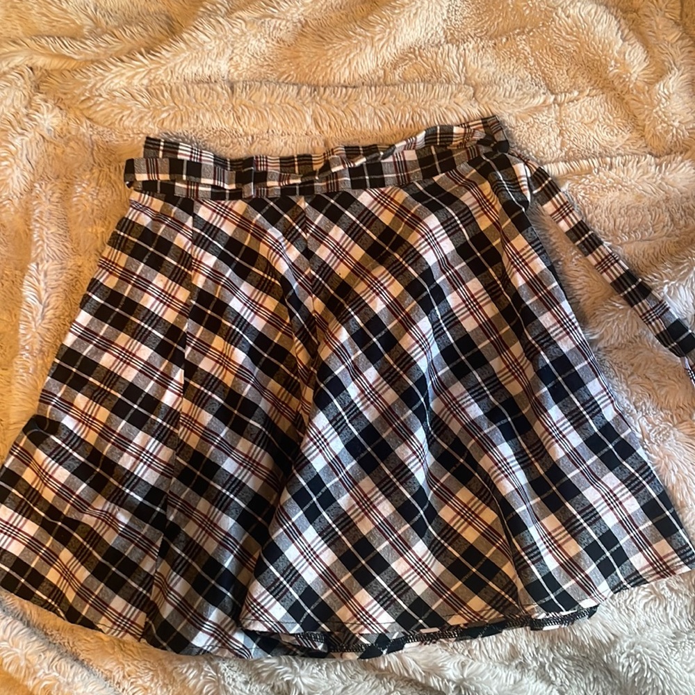 Plaid skirt, great condition only worn once, no imperfections